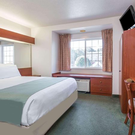 Microtel Inn & Suites Марианна Екстериор снимка
