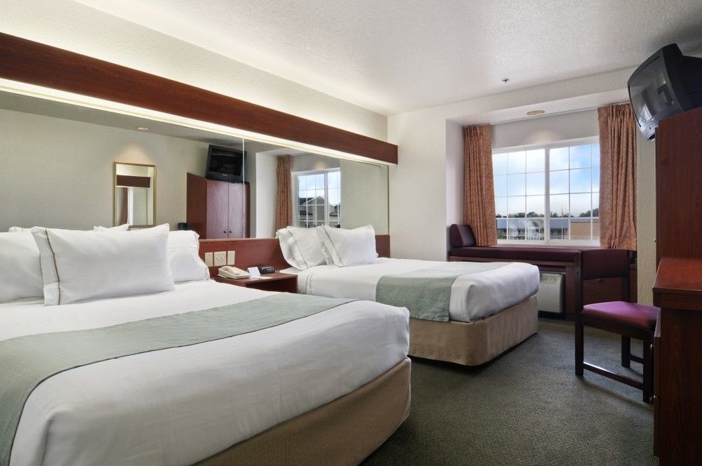 Microtel Inn & Suites Марианна Екстериор снимка